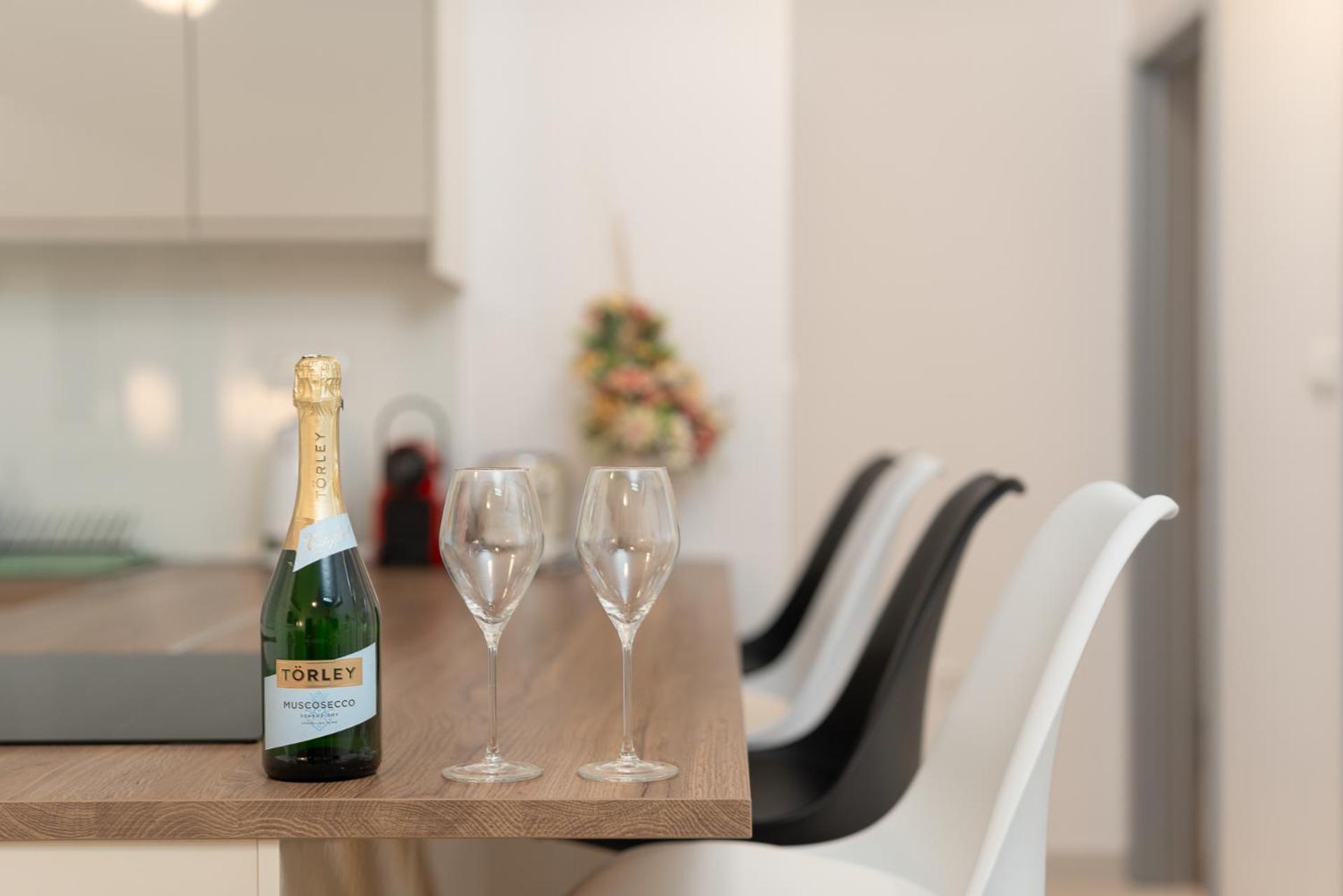 Apartments Stella Per Te วีร์ ภายนอก รูปภาพ