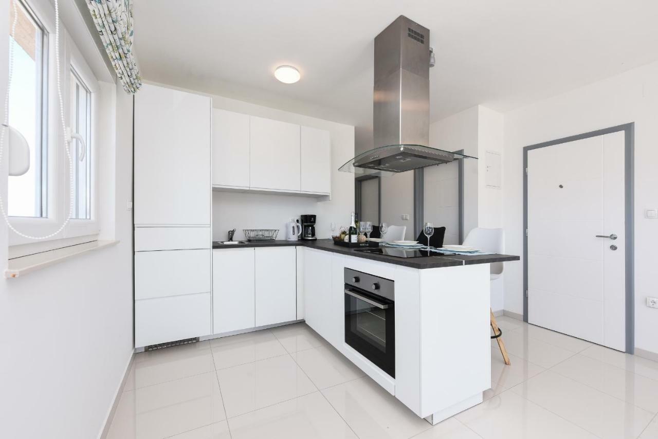 Apartments Stella Per Te วีร์ ภายนอก รูปภาพ